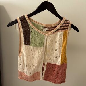 adorable american eagle sweater vest